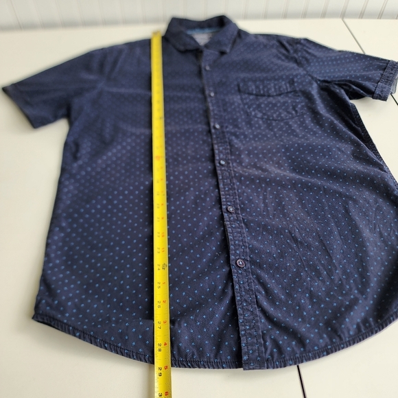 Broken Threads Men's Shirt Navy Blue Geo Print Short Sleeve Button Up Fitted L - Picture 2 of 7